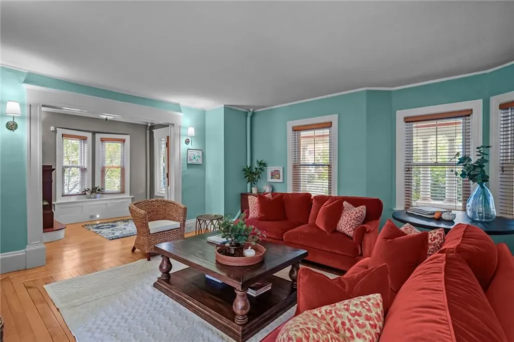 98 Columbia Avenue Cranston RI 02905