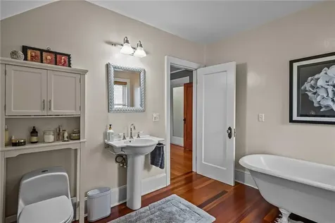 98 Columbia Avenue Cranston RI 02905