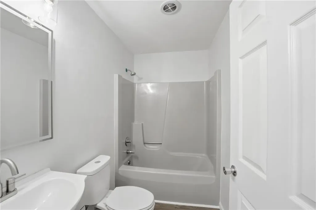 30 Riverwoods Court East Providence RI 02916