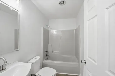 30 Riverwoods Court East Providence RI 02916