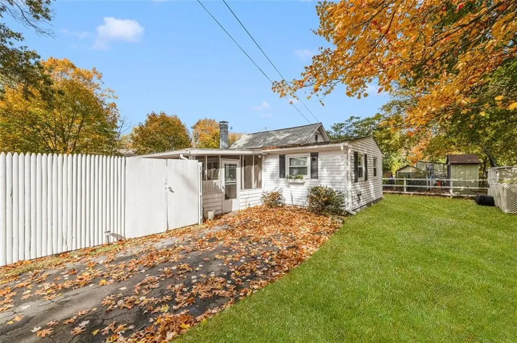 375 Namquid Drive Warwick RI 02886