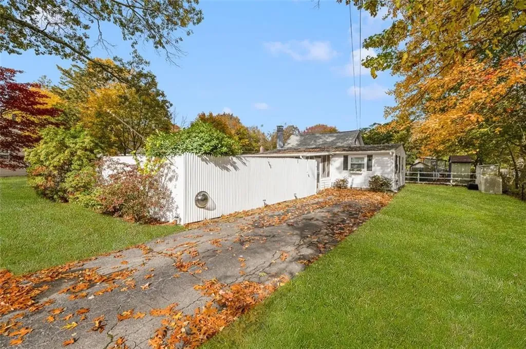 375 Namquid Drive Warwick RI 02886