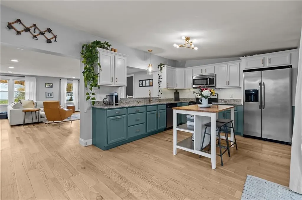 28 Chatworth Avenue Warwick RI 02886