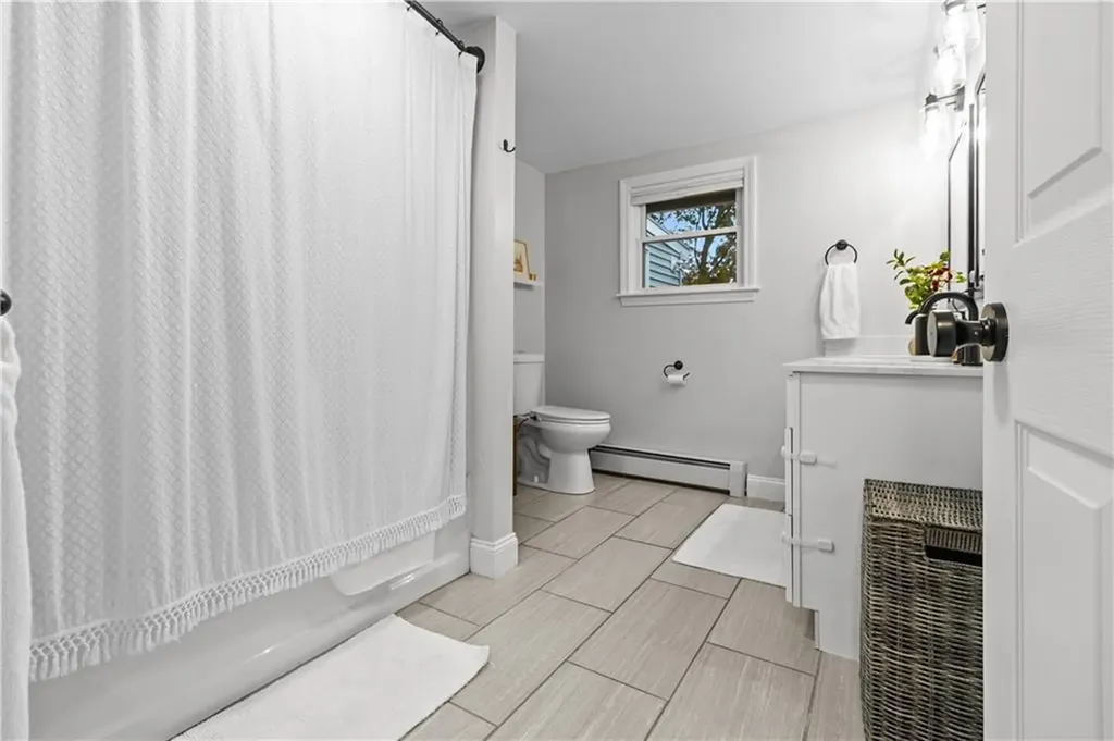 28 Chatworth Avenue Warwick RI 02886