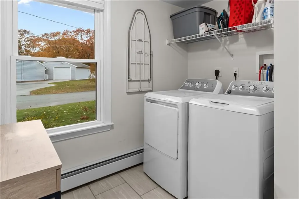 28 Chatworth Avenue Warwick RI 02886