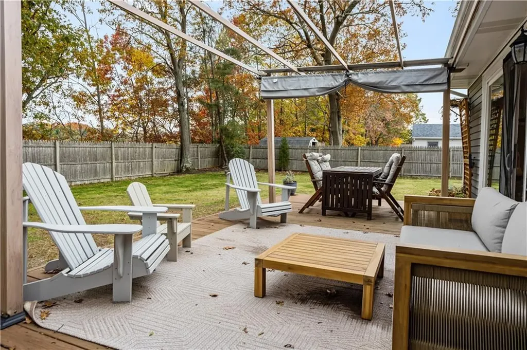 28 Chatworth Avenue Warwick RI 02886