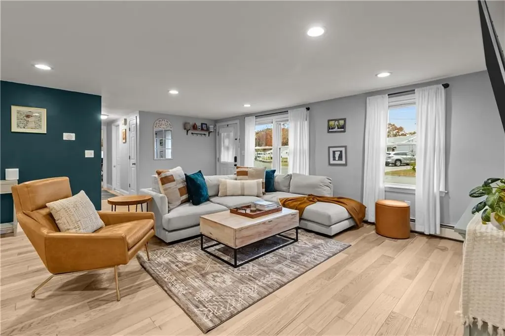 28 Chatworth Avenue Warwick RI 02886