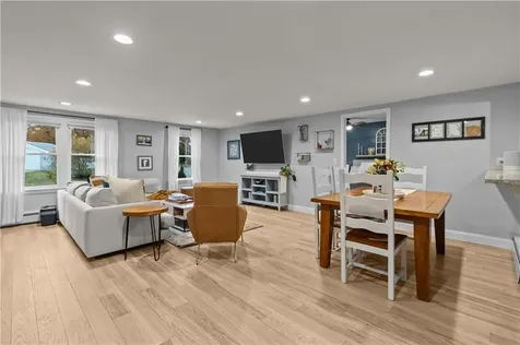 28 Chatworth Avenue Warwick RI 02886