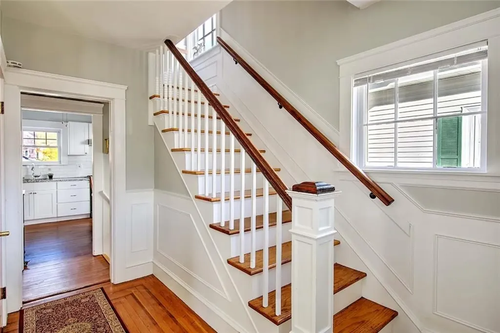 21 Chaucer Street Providence RI 02908