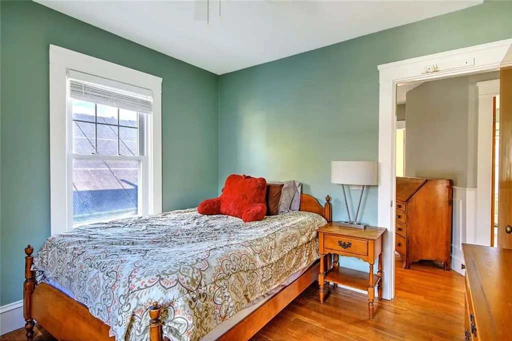 21 Chaucer Street Providence RI 02908