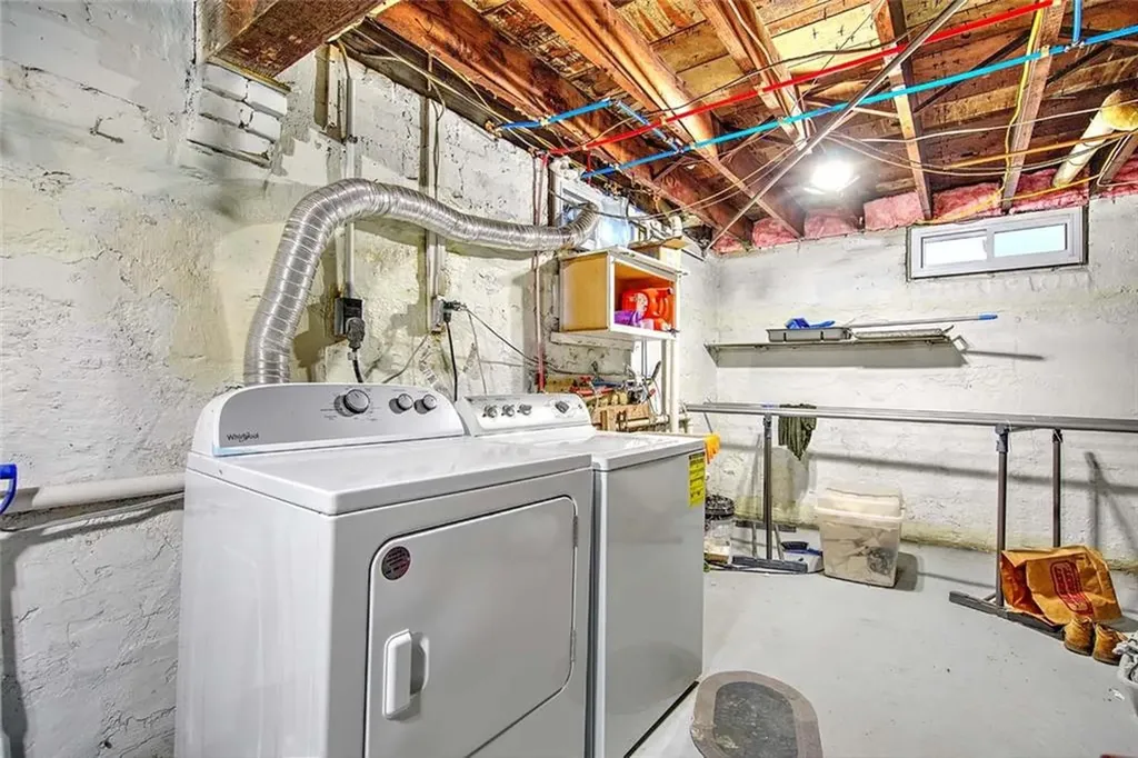 21 Chaucer Street Providence RI 02908