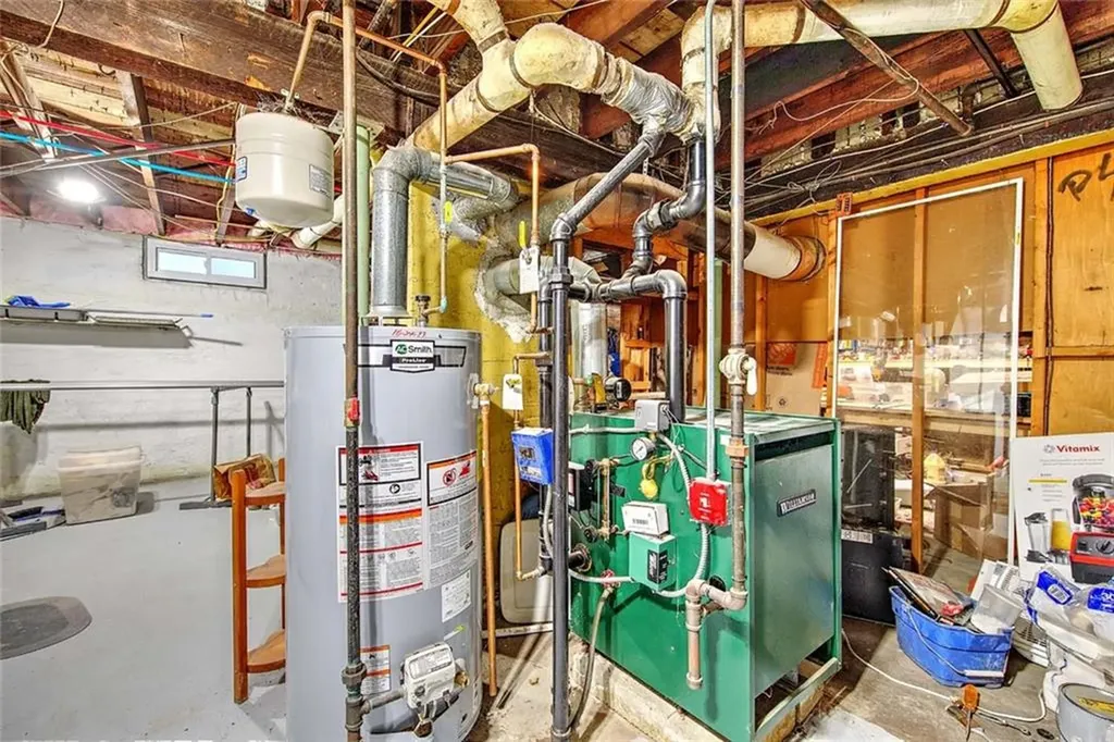 21 Chaucer Street Providence RI 02908