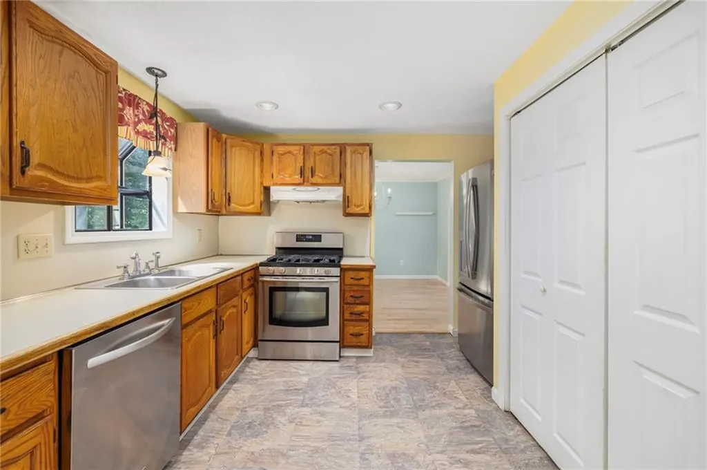 341 Sumner Avenue Warwick RI 02888