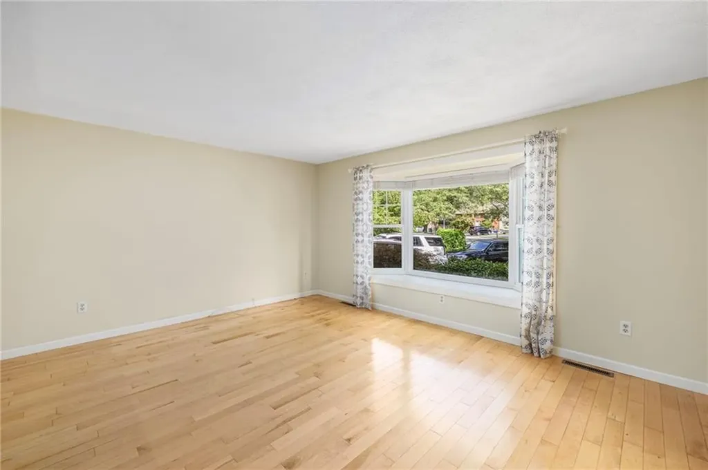 341 Sumner Avenue Warwick RI 02888