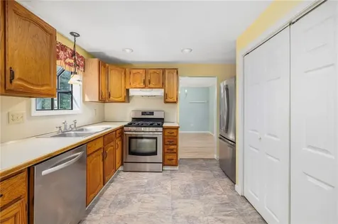 341 Sumner Avenue Warwick RI 02888