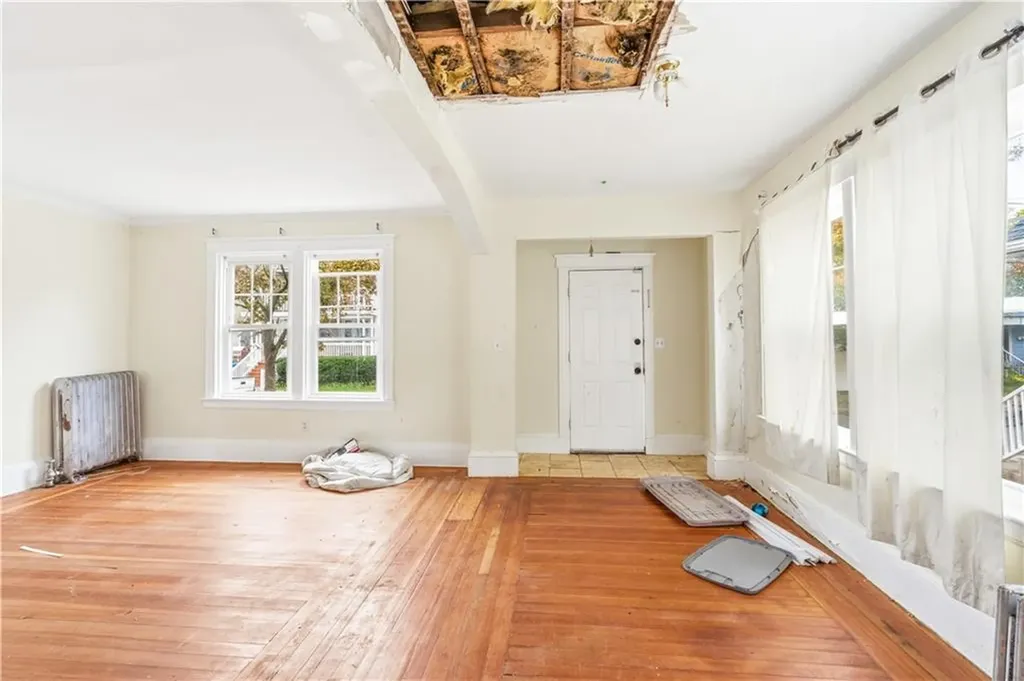 303 Narragansett Street Cranston RI 02905