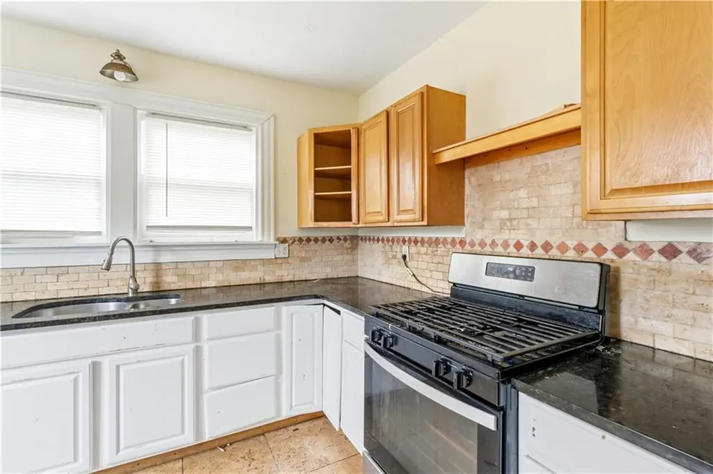 303 Narragansett Street Cranston RI 02905