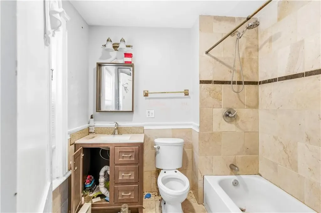 303 Narragansett Street Cranston RI 02905