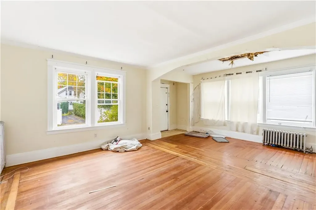 303 Narragansett Street Cranston RI 02905