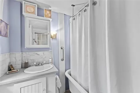 1300 Middle Road East Greenwich RI 02818