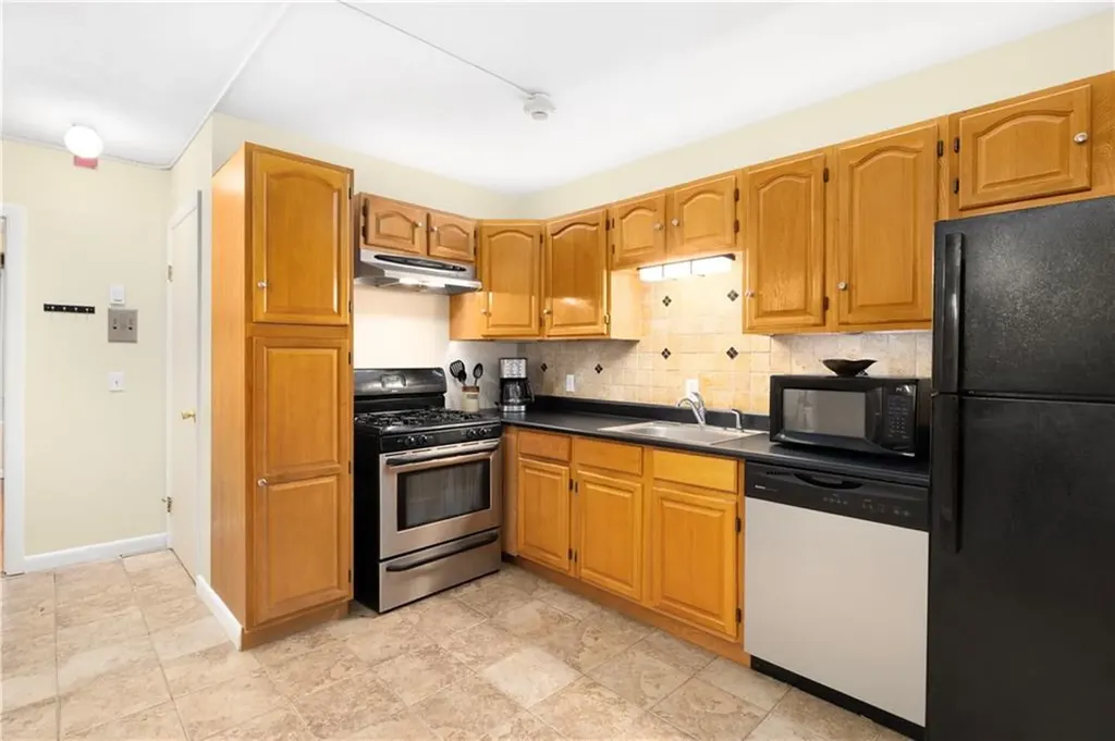 3940 Post Road Warwick RI 02886