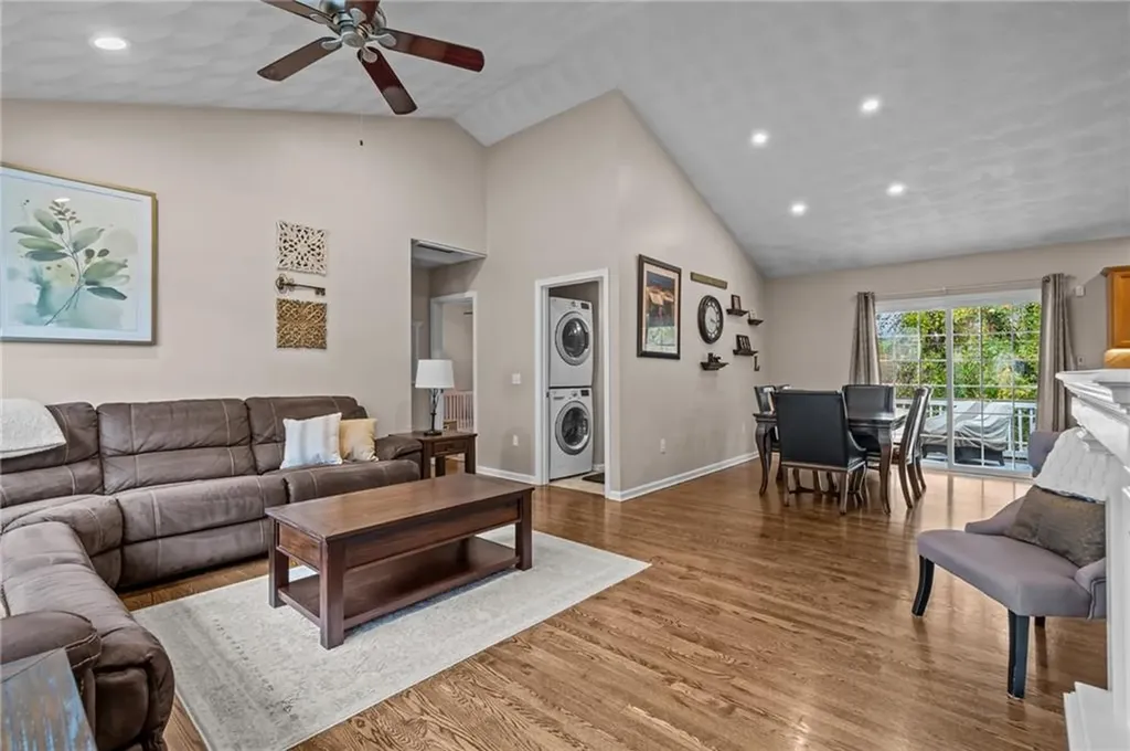 6 Emerson Court West Warwick RI 02893