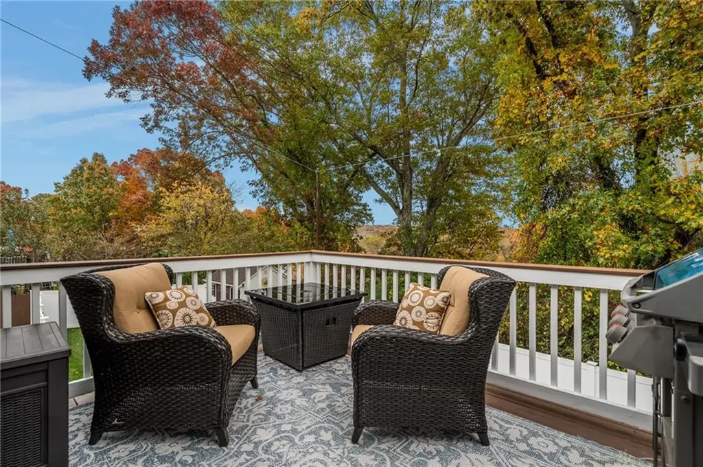 6 Emerson Court West Warwick RI 02893