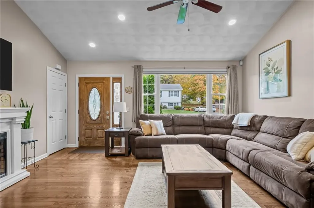 6 Emerson Court West Warwick RI 02893