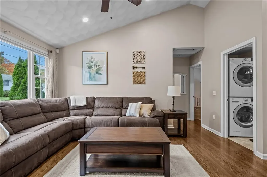 6 Emerson Court West Warwick RI 02893