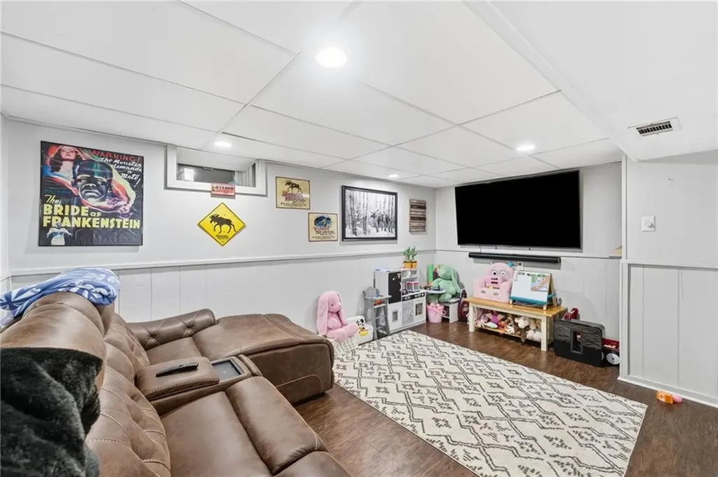 63 Massasoit Drive Warwick RI 02888