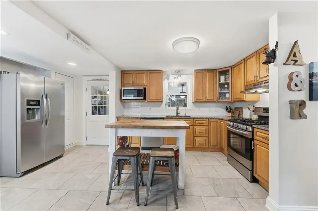 63 Massasoit Drive Warwick RI 02888