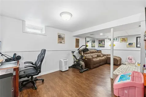 63 Massasoit Drive Warwick RI 02888