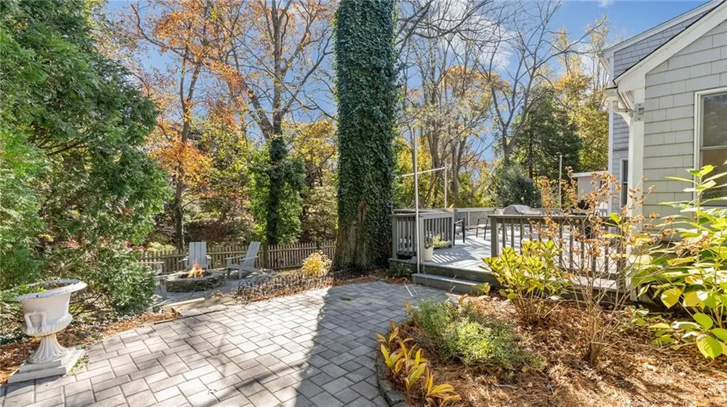 6 Black Creek Lane Warwick RI 02888