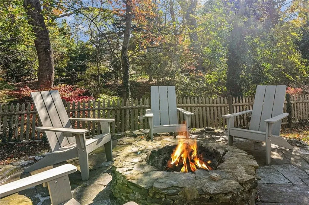 6 Black Creek Lane Warwick RI 02888