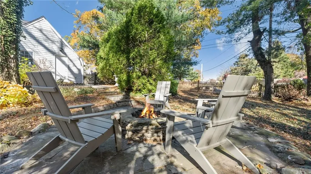 6 Black Creek Lane Warwick RI 02888