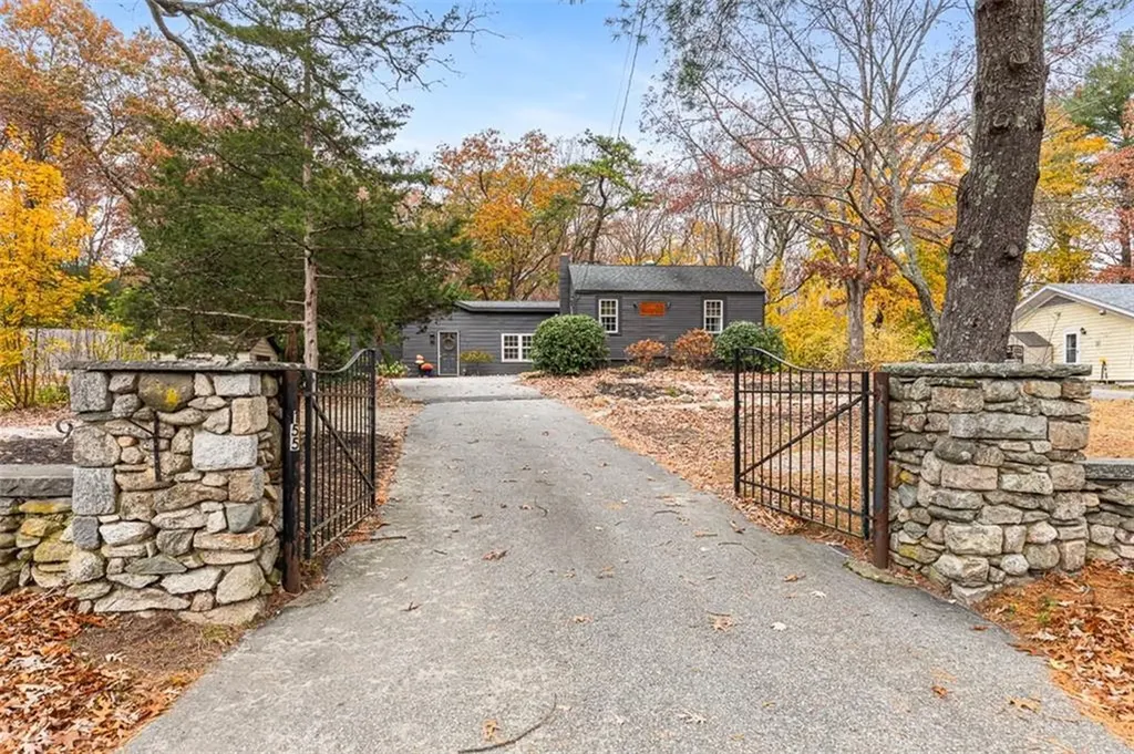 155 Stillwater Road Smithfield RI 02917