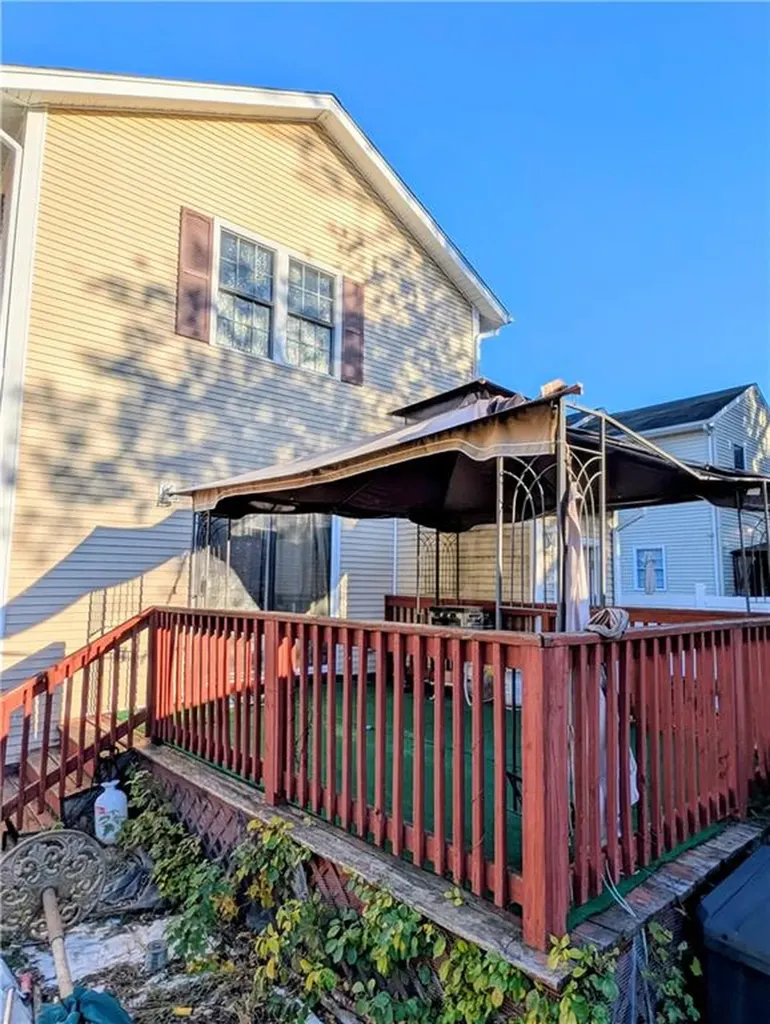 31 Burrows Street Providence RI 02907