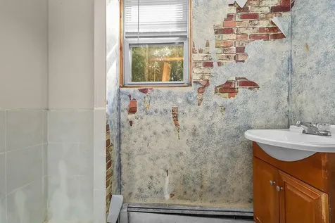 625 Gaskill Street Woonsocket RI 02895