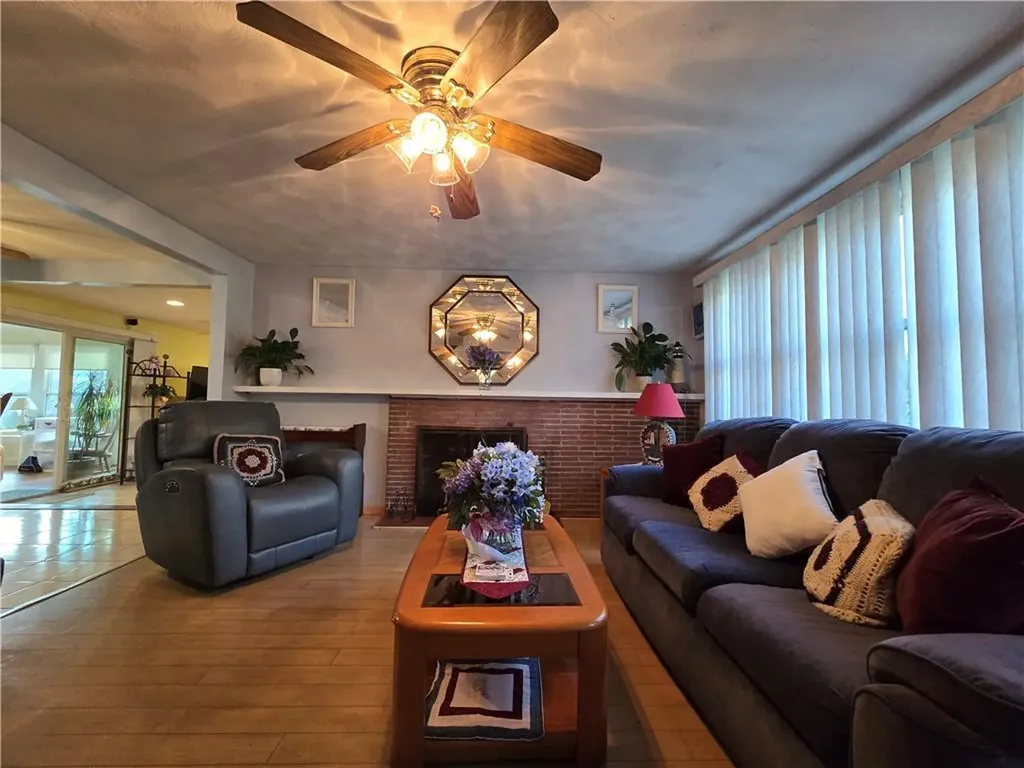 158 Underwood Avenue Warwick RI 02888