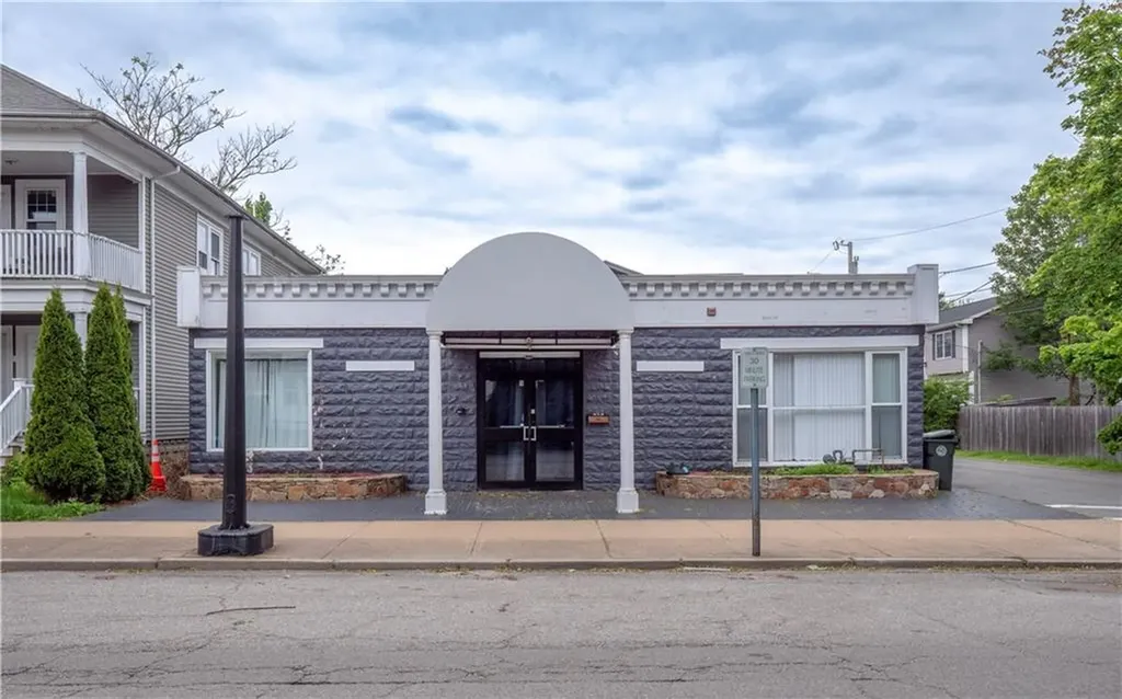 413 High Street Bristol RI 02809