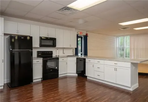 413 High Street Bristol RI 02809