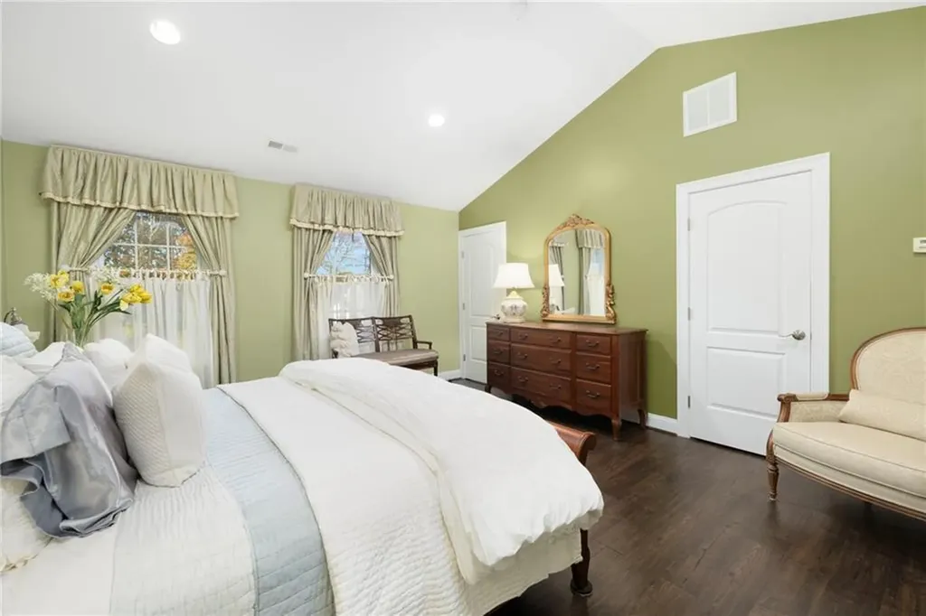 10 Honey Lou Court Cranston RI 02921