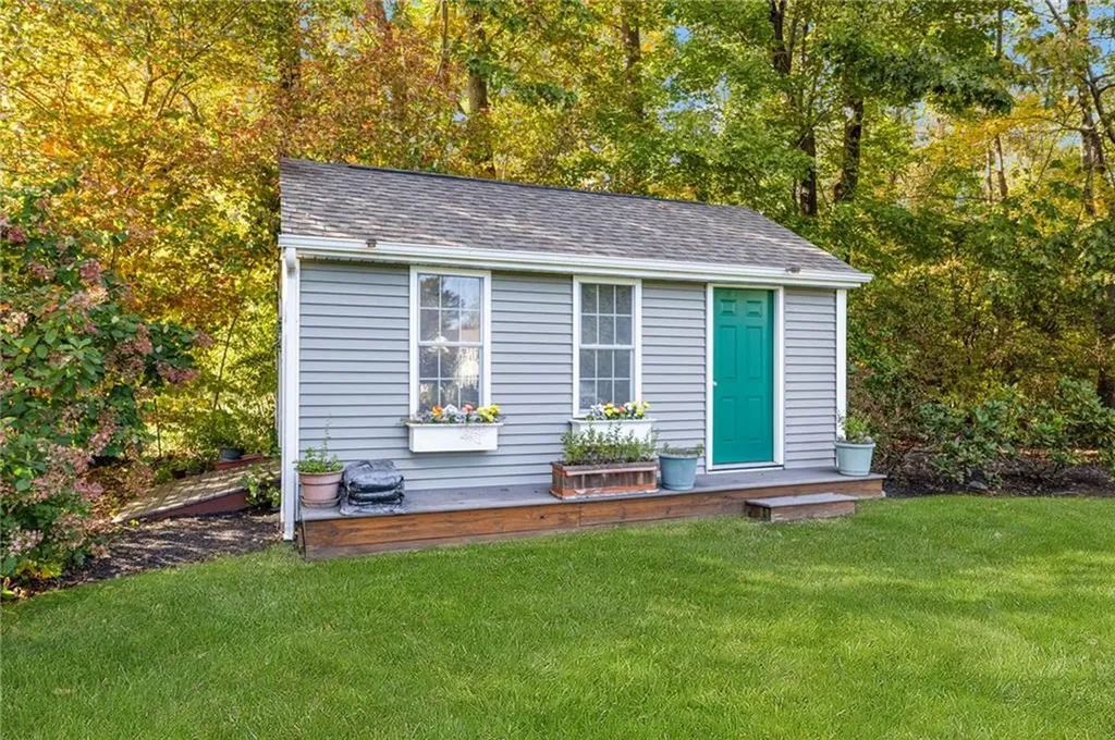 10 Honey Lou Court Cranston RI 02921