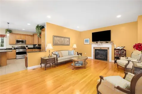 10 Honey Lou Court Cranston RI 02921