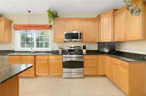 10 Honey Lou Court Cranston RI 02921