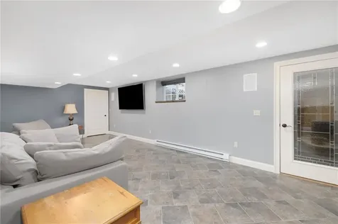 10 Honey Lou Court Cranston RI 02921