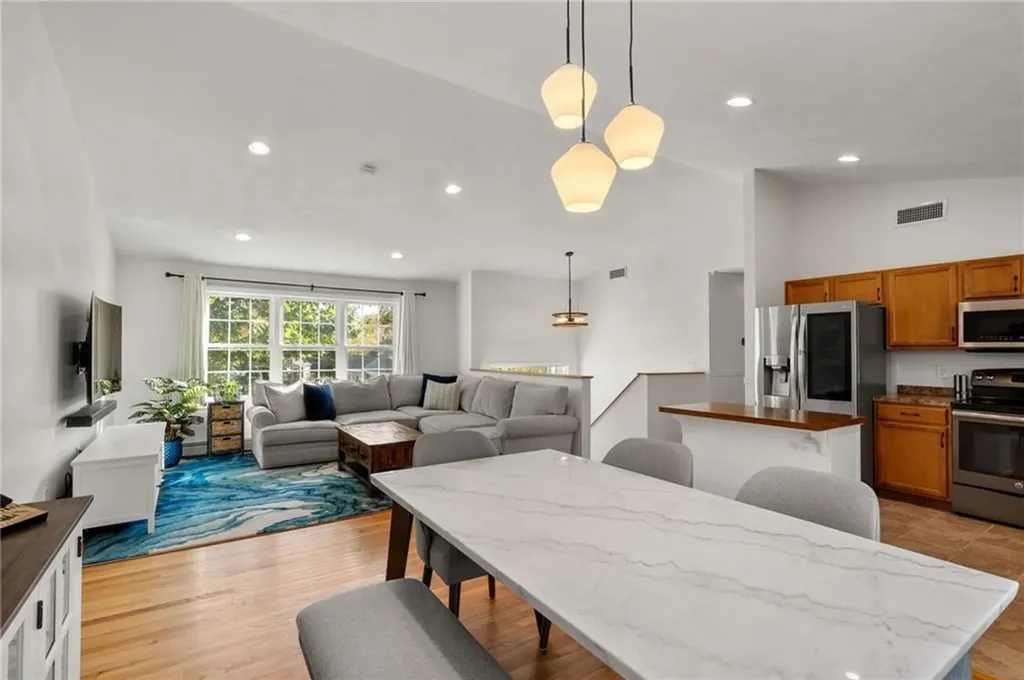 5 Meadow Court Smithfield RI 02917