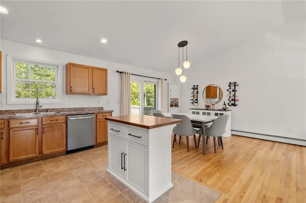 5 Meadow Court Smithfield RI 02917