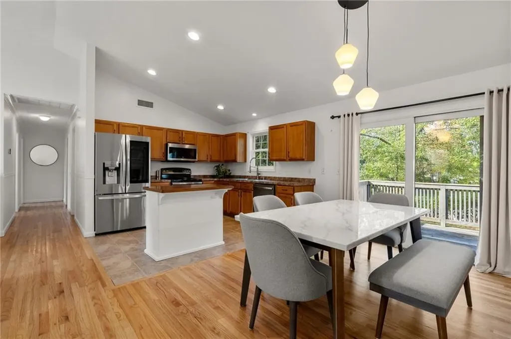 5 Meadow Court Smithfield RI 02917