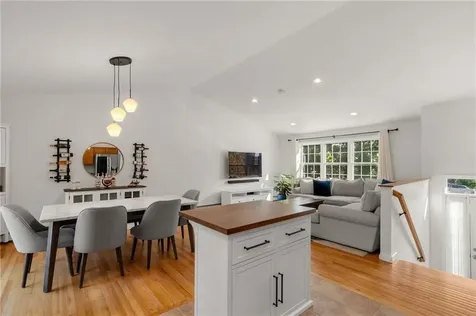 5 Meadow Court Smithfield RI 02917